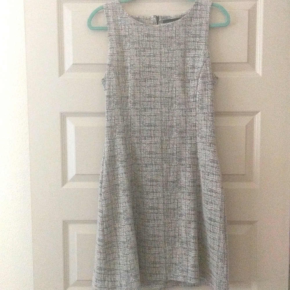 Tahari Business Dress with Pockets, Black and White Twill Pattern, Size 10